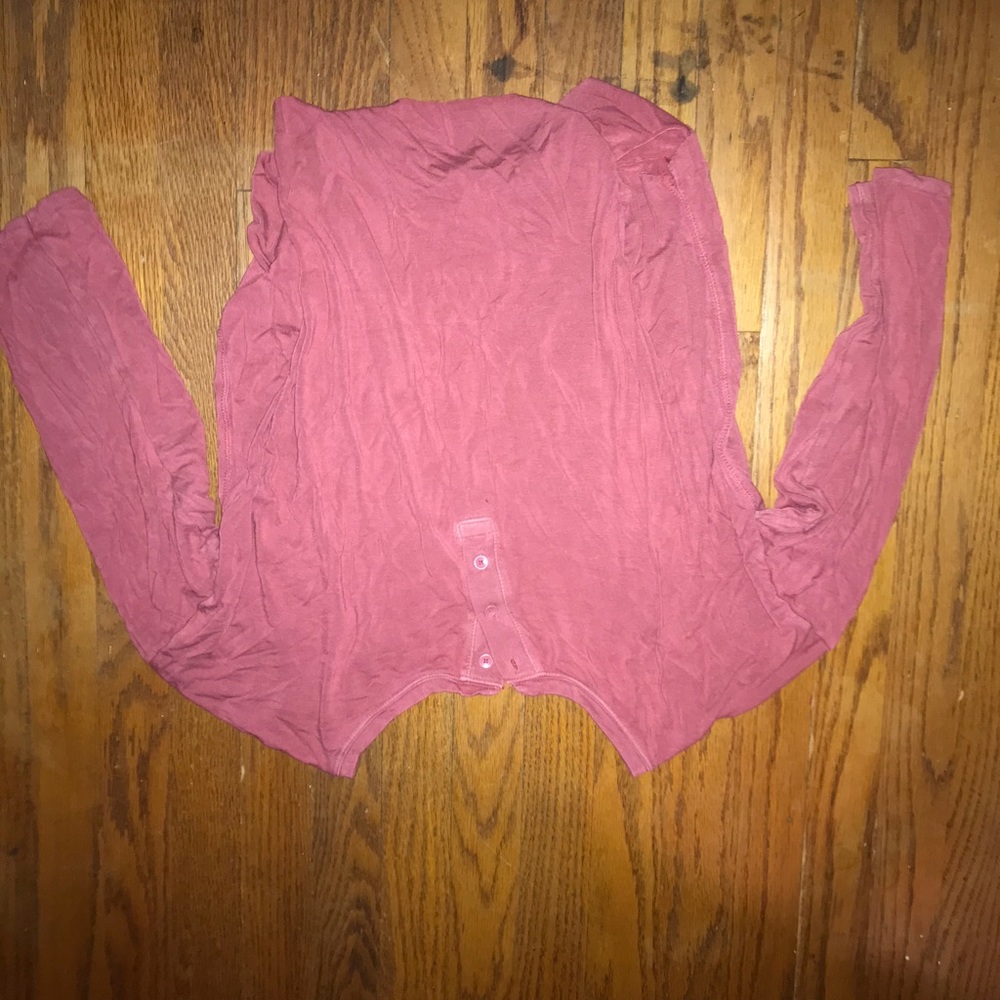 American Eagle rose top
